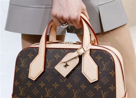 Πως να ξεχωρίσεις μια αυθεντική Louis Vuitton τσάντα!.